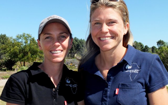 Die twee gedugte dames vlnr, Lizaene Cornwall en Cathrine S. Nyquist, eienaars van Panthera Africa net buite Stanford